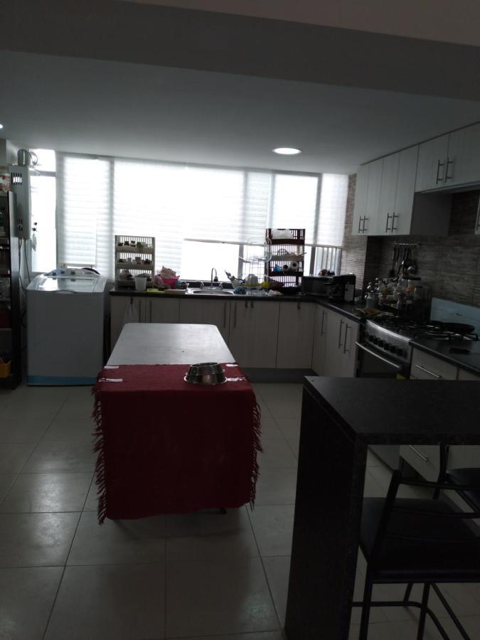 Charming Sunny Bedroom Overlooking Beautiful Amsterdam Avenue In Best Condesa Area México DF Exterior foto