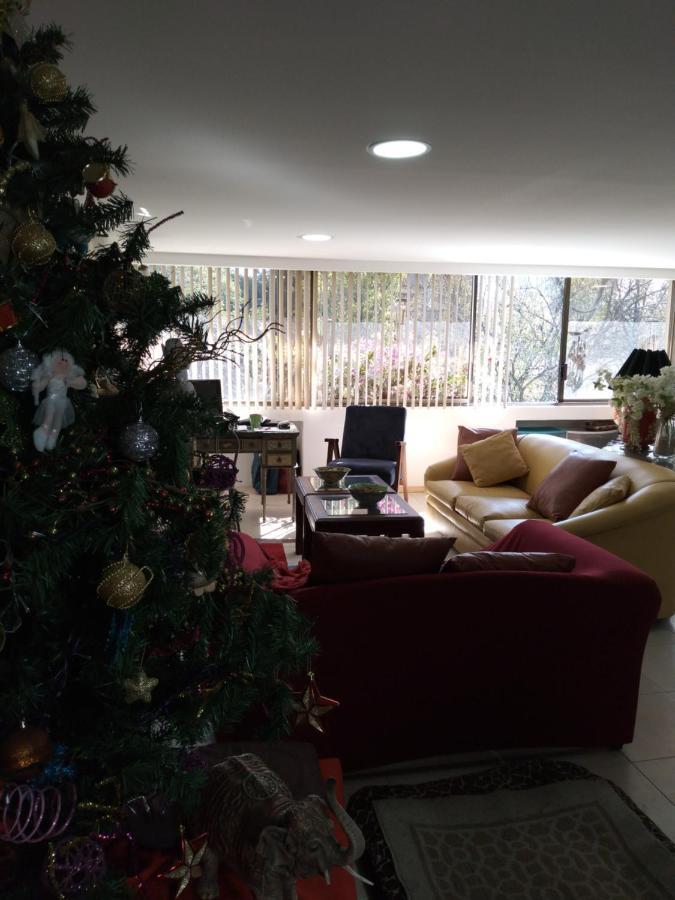 Charming Sunny Bedroom Overlooking Beautiful Amsterdam Avenue In Best Condesa Area México DF Exterior foto