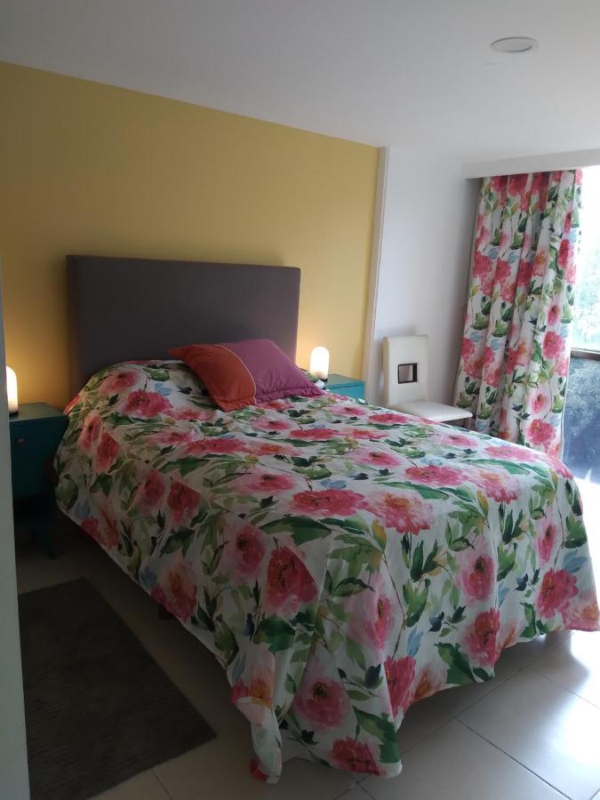 Charming Sunny Bedroom Overlooking Beautiful Amsterdam Avenue In Best Condesa Area México DF Exterior foto