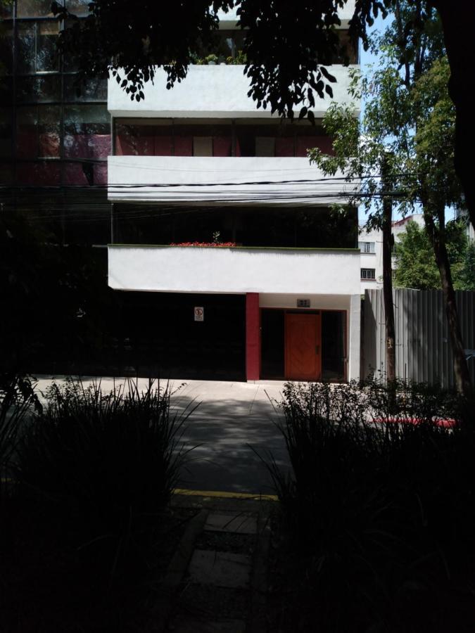 Charming Sunny Bedroom Overlooking Beautiful Amsterdam Avenue In Best Condesa Area México DF Exterior foto